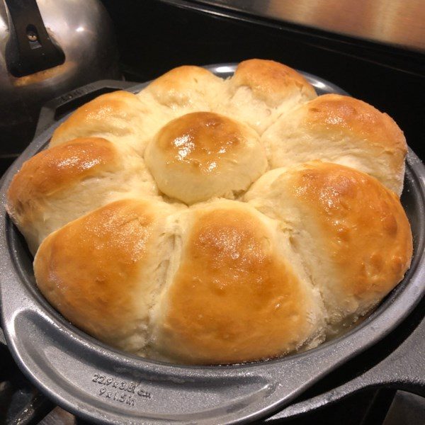 Old Fashioned Soft And Buttery Yeast Rolls Grandmumrecipes